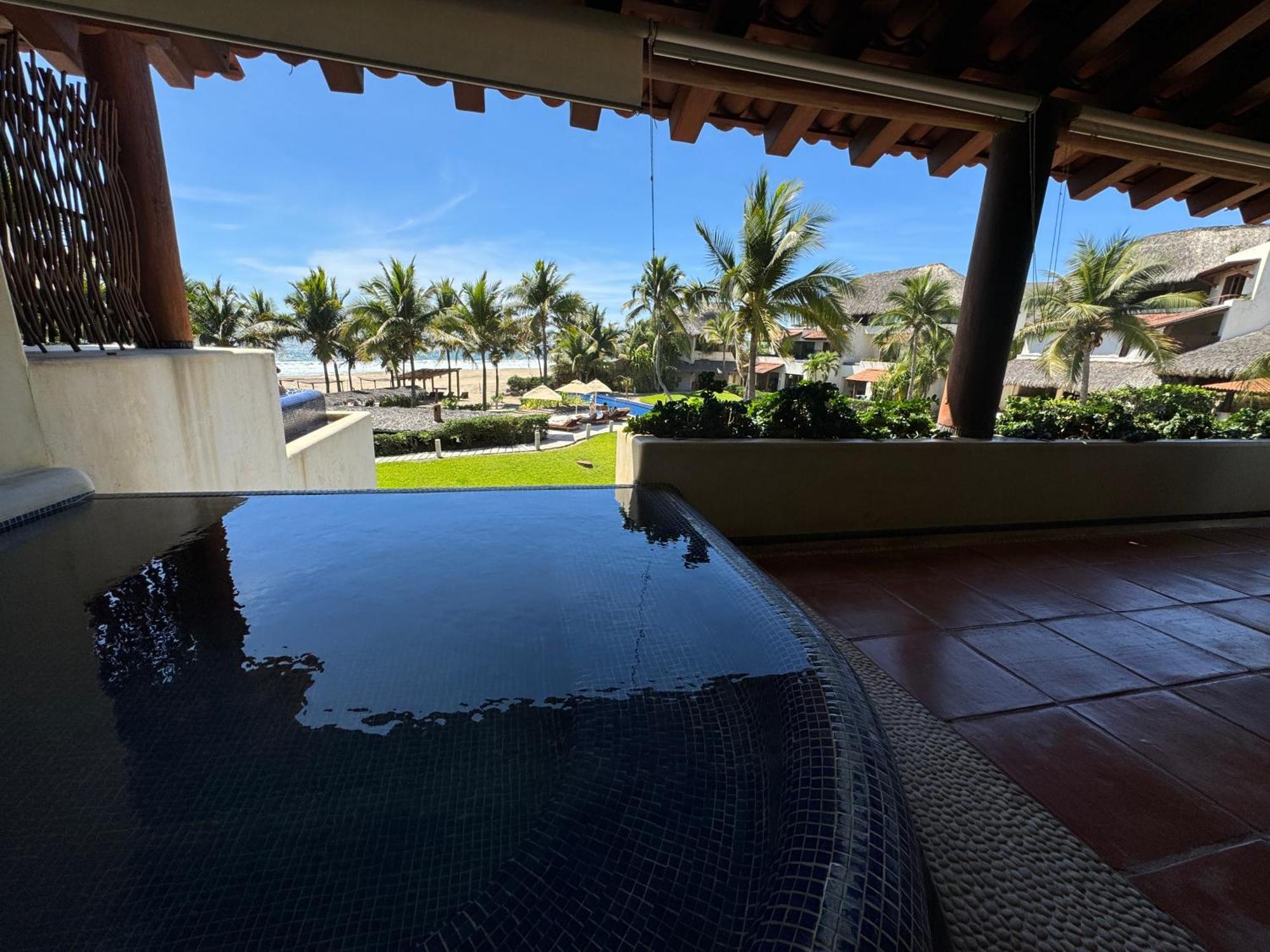 Residences At Las Palmas Zihuatanejo Bagian luar foto