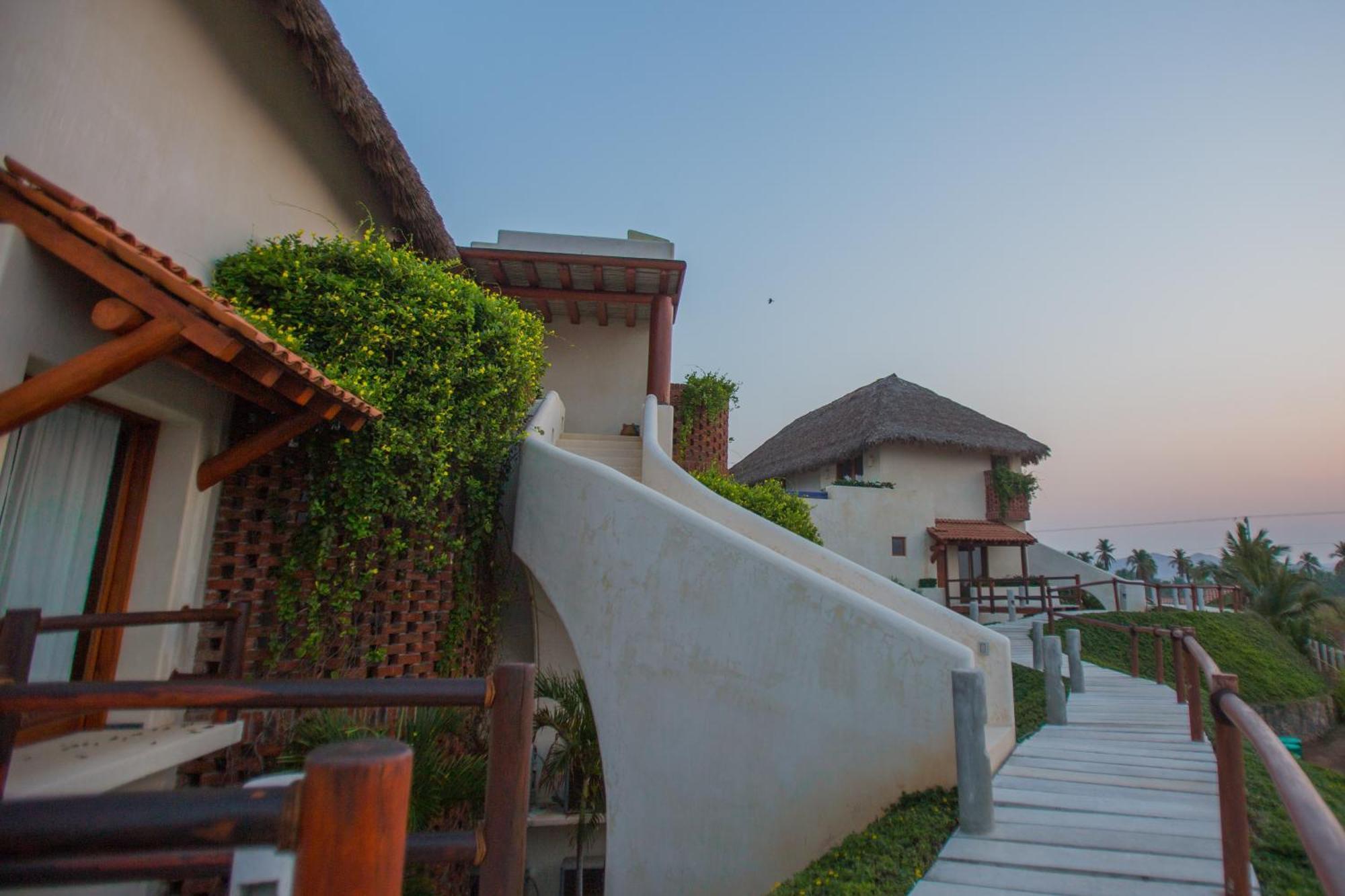 Residences At Las Palmas Zihuatanejo Bagian luar foto
