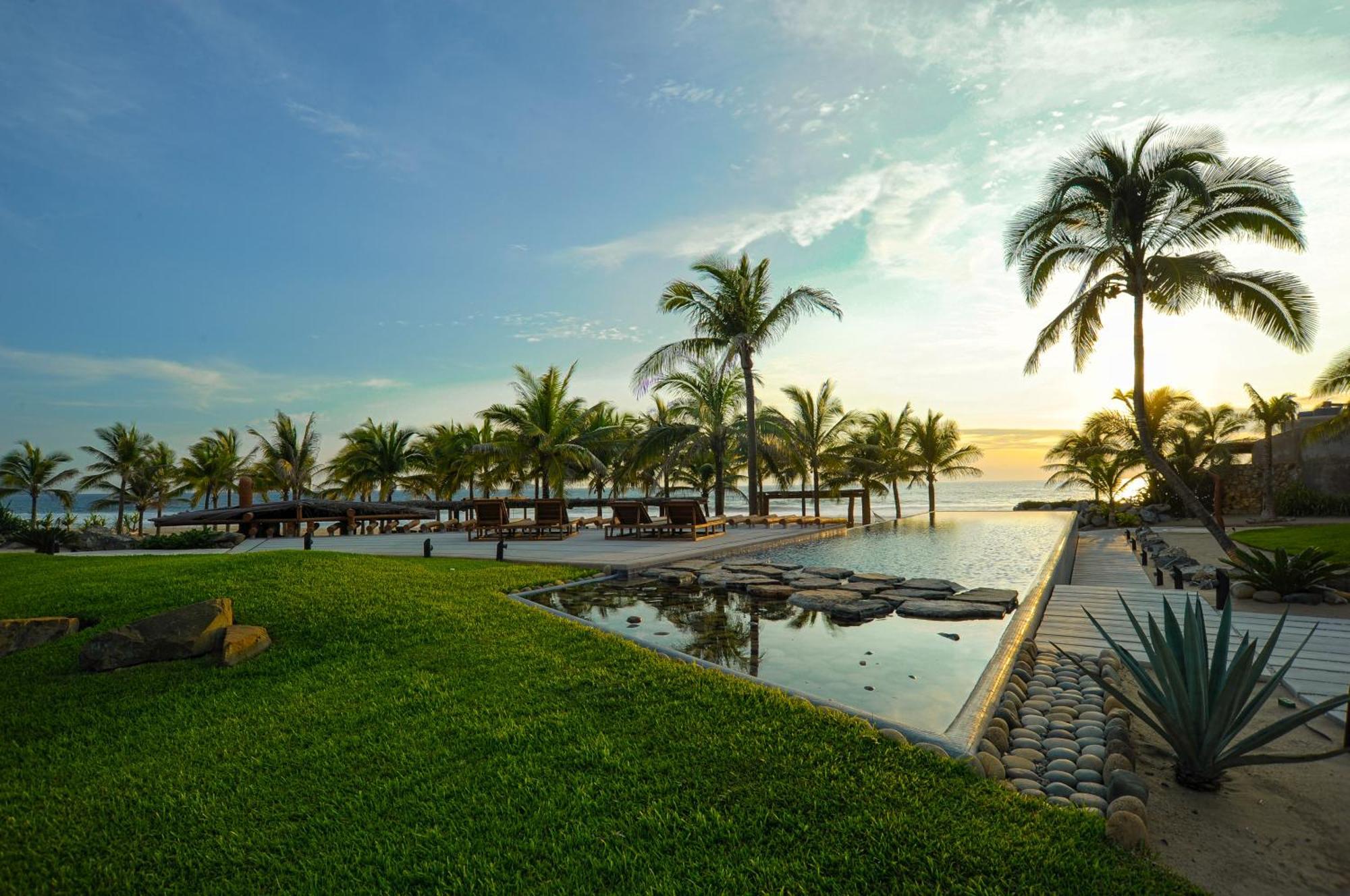 Residences At Las Palmas Zihuatanejo Bagian luar foto