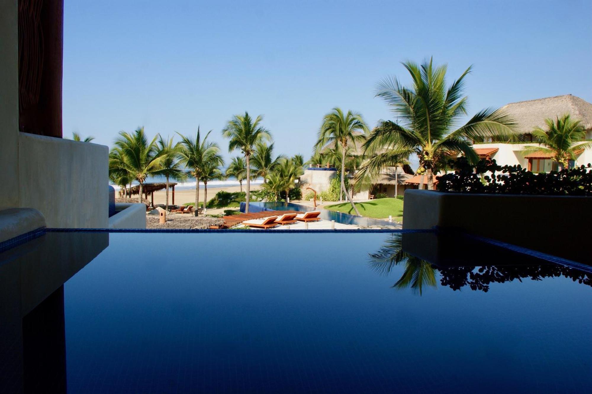 Residences At Las Palmas Zihuatanejo Bagian luar foto